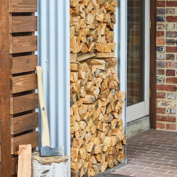 屋根付き 薪ラック Vitavita ファイアーウッドストレージ LIGNUM