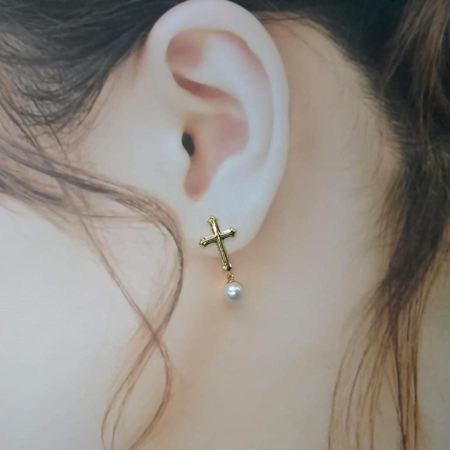 真珠のピアス（クロス） 本真珠 プレゼント 贈り物 カジュアル 誕生日
