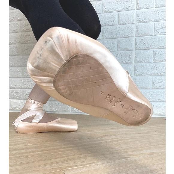 BLOCH トウシューズ ブロック ハンナ 幅広さんで薄い足の方に BLOCH トウシューズ ブロック ハンナ 幅広さんで薄い足の方に