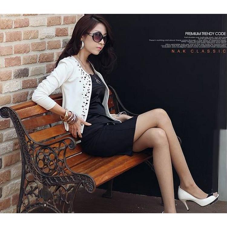 ジャケット レディース アウター 長袖 ショート丈 ノーカラー スタッズ 装飾 スリムライン カジュアル 通勤スタイル かっこいい おしゃれ 秋服 冬 Aut おとりよせ Com 通販 Yahoo ショッピング