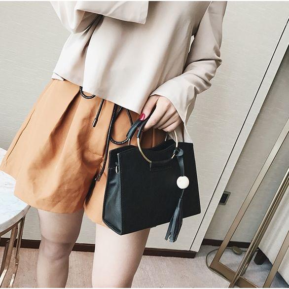 ショルダーバッグ ハンドバッグ レディース 2way 肩掛け 斜め掛け ワンショルダー リングハンドル 持ち手リング 輪っかの持ち手 四角 正方形 マ Bag おとりよせ Com 通販 Yahoo ショッピング