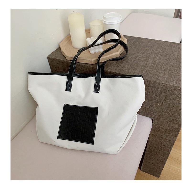 公式 トートバッグ レディース ファスナー付き 横型 無地 おしゃれ 本革 レザー 多機能 かわいい ビジネスバッグ 通勤バッグ 軽い 通学 バッグ 軽量 レディースバッグ お仕事バッグ 旅行バッグ 肩掛け 機能性 買い物バッグ マザーズバッグ ポケット 奇跡の再販