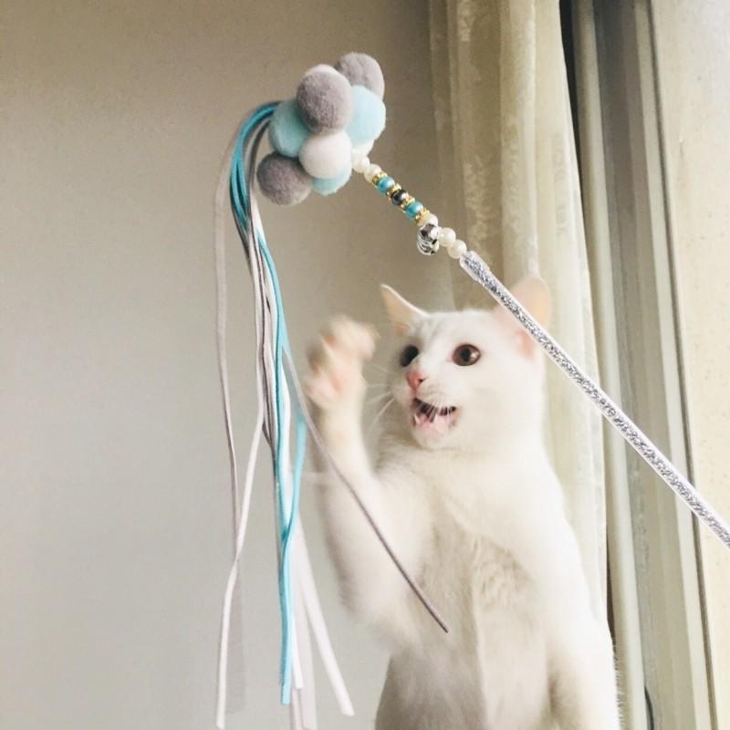 ねこじゃらし 猫のおもちゃ ペットおもちゃ おもちゃ ペット用品 猫用品 ねこ ネコ 紐 ボンボン 鈴付き カラフル かわいい Pet おとりよせ Com 通販 Yahoo ショッピング