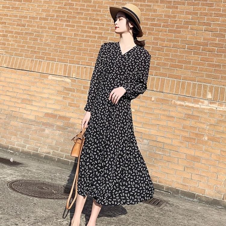 ワンピース 長袖 ロング丈 ミモレ丈 Vネック ボタン ワンピ レディース 女性 婦人服 小花柄 おしゃれ かわいい レトロ ブラック Top 179 おとりよせ Com 通販 Yahoo ショッピング