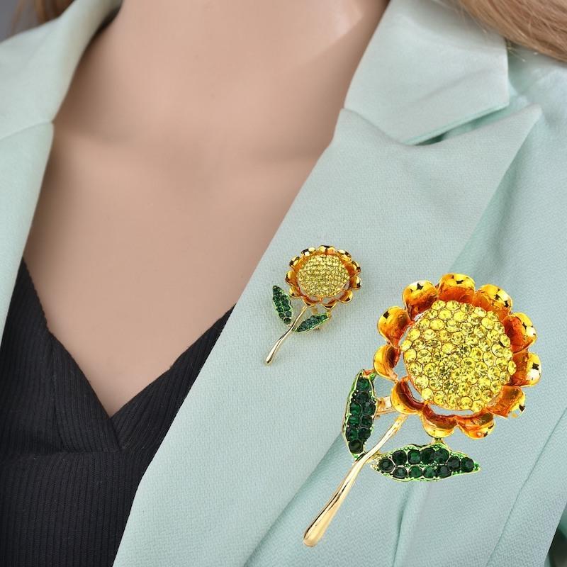 114円 新品 ブローチ アクセサリー レディース 女性 ラインストーン ひまわり 花 かわいい おしゃれ 大人女子 上品 綺麗 ギフト プレゼント 発表会 記念日