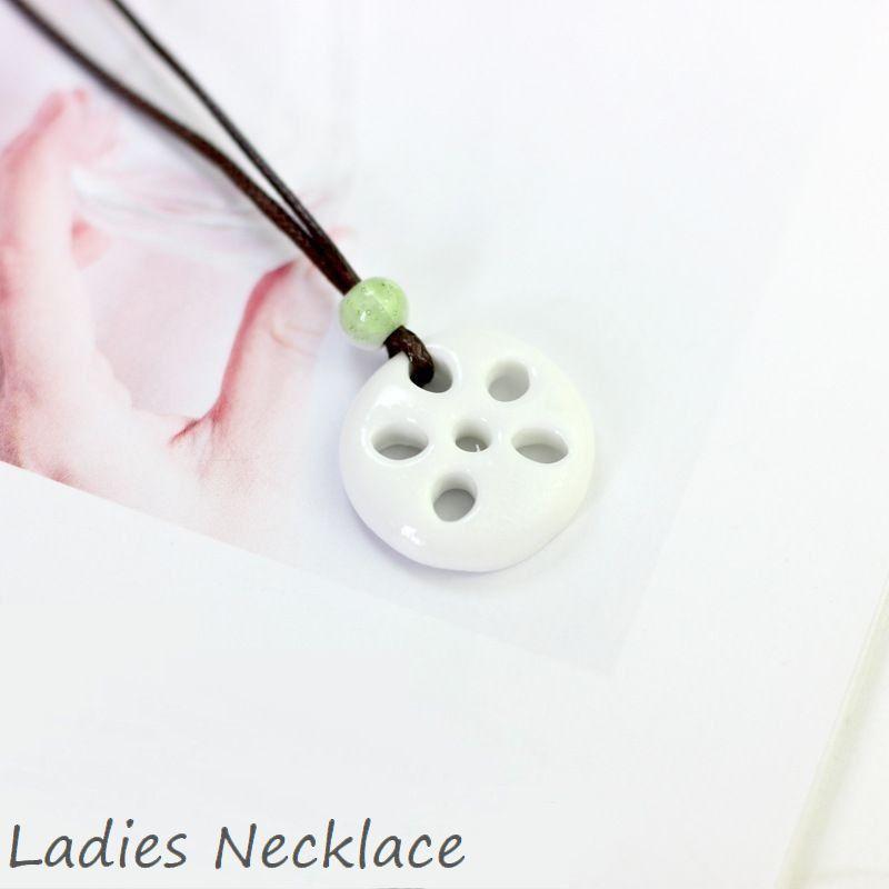 ネックレス レディース アクセサリー ひも 紐 丸型 れんこん モチーフ 花 長さ調節可能 ナチュラル 可愛い おしゃれ 普段使い カジュアル 野菜 Zak おとりよせ Com 通販 Yahoo ショッピング