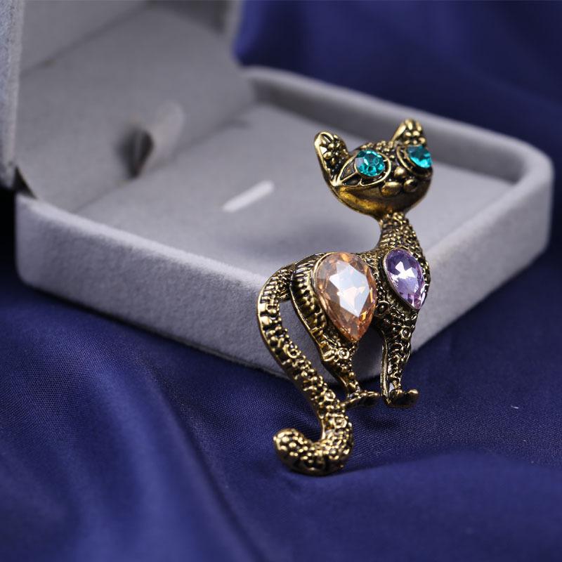 ブローチ レディース アクセサリー ピンバッチ ネコ 猫 ラインストーン おしゃれ かわいい ギフト プレゼント 母の日 記念日 誕生日 ホワイトデー Zak おとりよせ Com 通販 Yahoo ショッピング