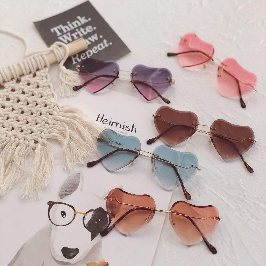 サングラス 子供用 キッズ 男の子 女の子 ハート型 紫外線対策 Uv対策 カラーレンズ グラデーション おしゃれ 可愛い Zak おとりよせ Com 通販 Yahoo ショッピング