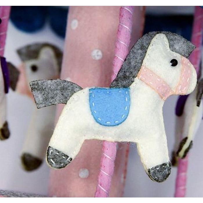 手芸セット 素材セット 手作り ハンドクラフト ハンドメイド かわいい 裁縫 手縫い 可愛い 手芸 手芸キット メリーゴーランド 馬 うま ウマ イン Zak おとりよせ Com 通販 Yahoo ショッピング