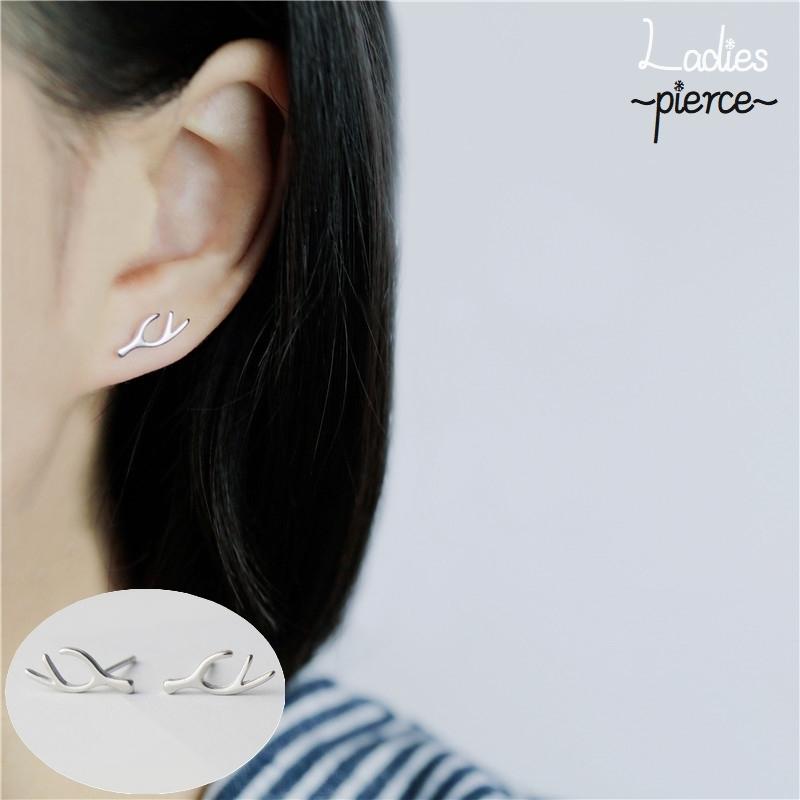 ピアス スタッド レディース アクセサリー ジュエリー シルバーカラー 角 鹿 トナカイ 可愛い おしゃれ シンプル ファッション 小物 ギフト プレ Zak 307 おとりよせ Com 通販 Yahoo ショッピング