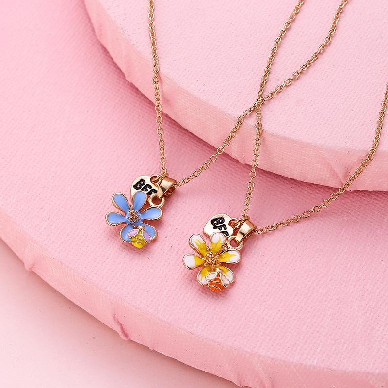 ネックレス ペア 2本セット キッズ ジュニア 女の子 チェーン 花 フラワー ハチ 親友 Bff お揃い おしゃれ 可愛い ファッション小物 Zak おとりよせ Com 通販 Yahoo ショッピング