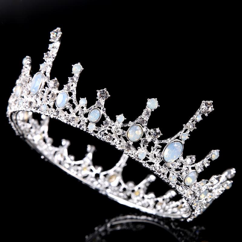 ティアラ ヘッドドレス レディース ヘアアクセサリー 髪飾り ラインストーン 可愛い おしゃれ 女子力アップ お嬢様 きれいめ 大人女子 上品 高級感 Zak 42306 おとりよせ Com 通販 Yahoo ショッピング