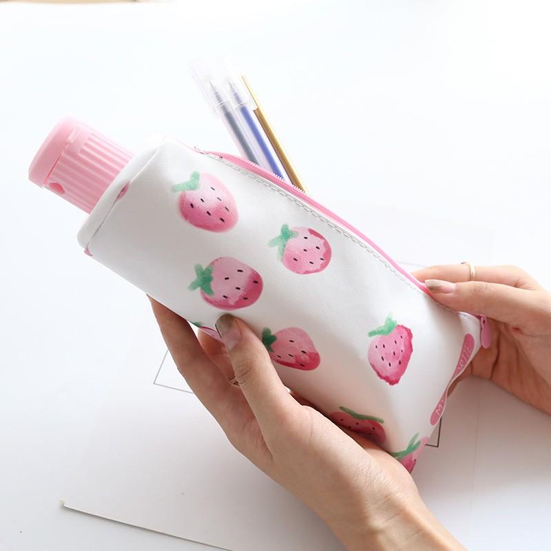 ペンケース 筆箱 雑貨 文房具 ステーショナリー チューブ型 ファスナー イラスト イチゴ ストロベリー かわいい おしゃれ Zak おとりよせ Com 通販 Yahoo ショッピング