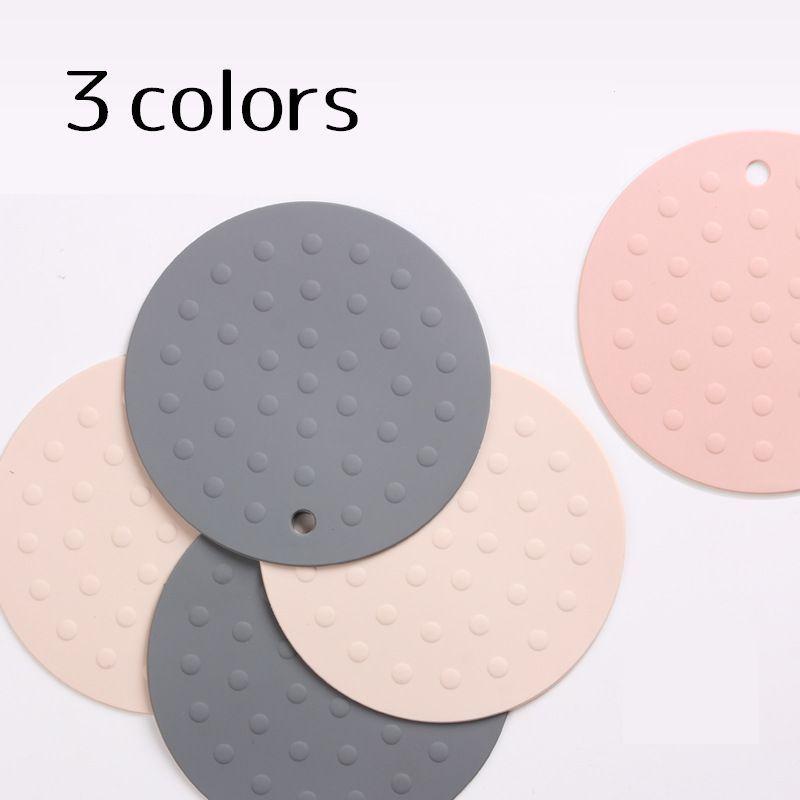 コースター 鍋敷き シリコン製 ラウンド型 丸型 キッチングッズ 滑り止め付き 吊り下げ穴付き シンプル 無地 スモーキーカラー おしゃれ 卓上用品 Zak おとりよせ Com 通販 Yahoo ショッピング