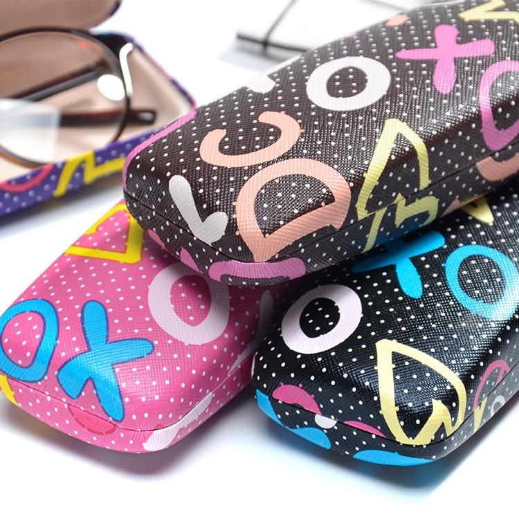 メガネケース ハード 眼鏡ケース 英字 英語 カラフル 可愛い かわいい おしゃれ オシャレ メガネ ケース 眼鏡小物 サングラス Pc眼鏡 収納 め Zak おとりよせ Com 通販 Yahoo ショッピング