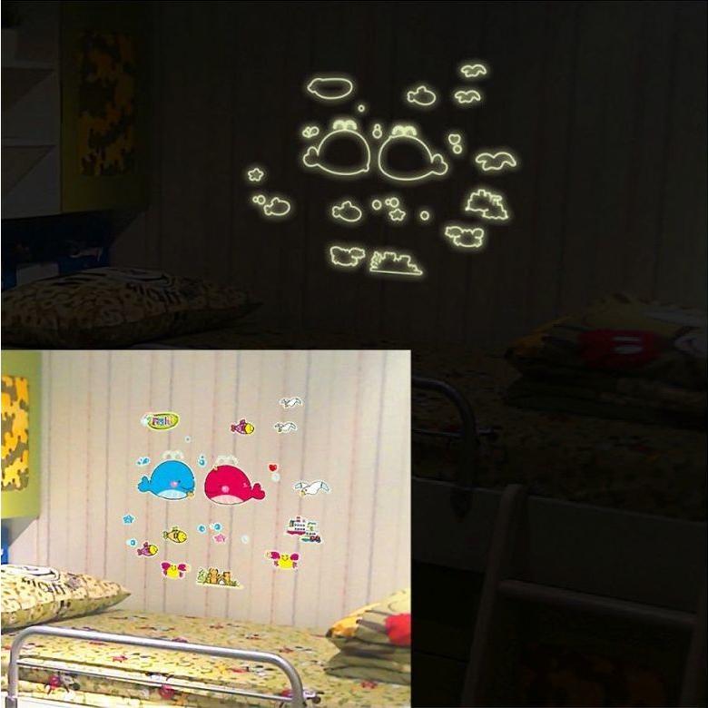 光るウォールステッカー 壁紙シール 夜光 蓄光 ウォールシール クジラ 鯨 くじら 夜光シール 夜光ステッカー 可愛い かわいい おしゃれ きれい 壁 Zak おとりよせ Com 通販 Yahoo ショッピング