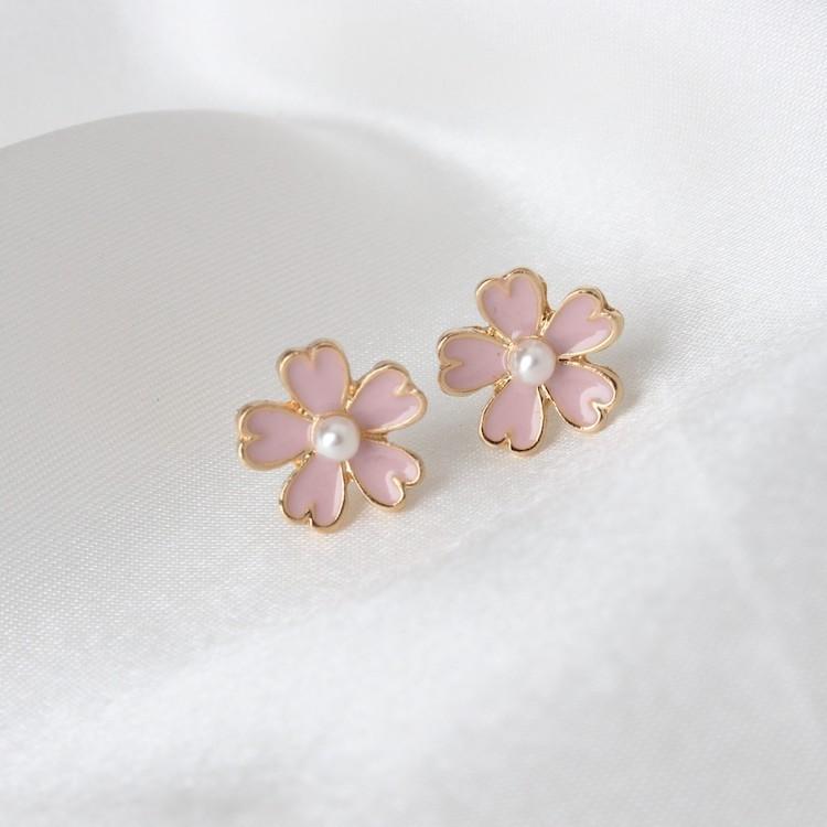 ピアス フラワーピアス 桜 さくら サクラ スタッドピアス 花びら 花 フラワー レディース 女性 可愛い キュート オシャレ キレイめ 上品 大人女 Zak おとりよせ Com 通販 Yahoo ショッピング