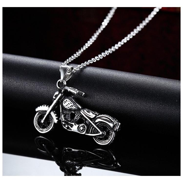 メンズネックレス ペンダント メンズアクセサリー 男性用 メンズ用 オートバイ バイク シルバーカラー カッコイイ おしゃれ カジュアル Zak 795 おとりよせ Com 通販 Yahoo ショッピング
