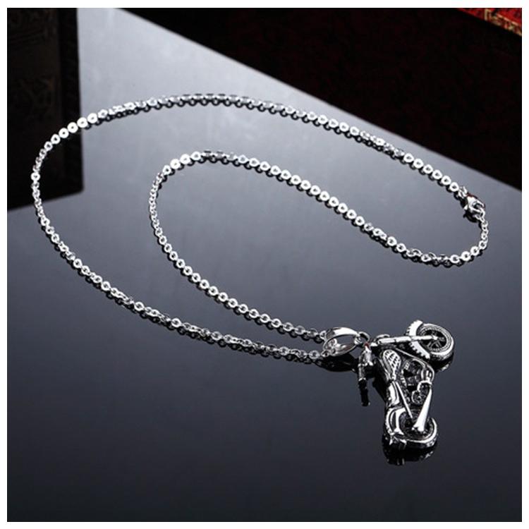 メンズネックレス ペンダント メンズアクセサリー 男性用 メンズ用 オートバイ バイク シルバーカラー カッコイイ おしゃれ カジュアル Zak 795 おとりよせ Com 通販 Yahoo ショッピング