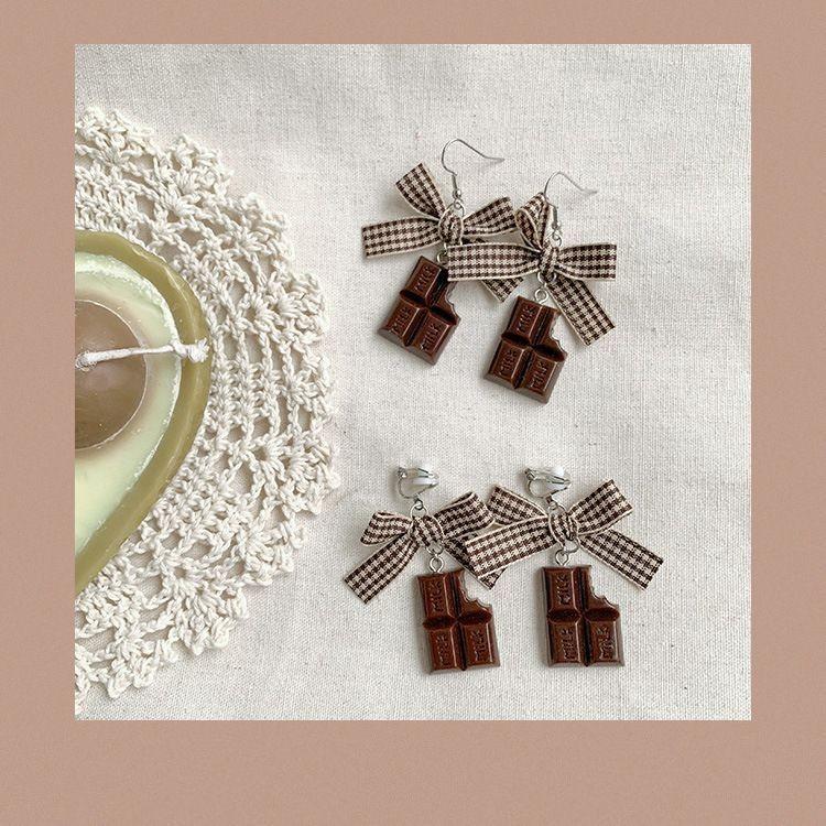 イヤリング ピアス チョコレートモチーフ フック アクセサリー アクセ レディース チョコレート チョコ リボン ギンガムチェック柄 大ぶり 大きめ Zak 804 おとりよせ Com 通販 Yahoo ショッピング