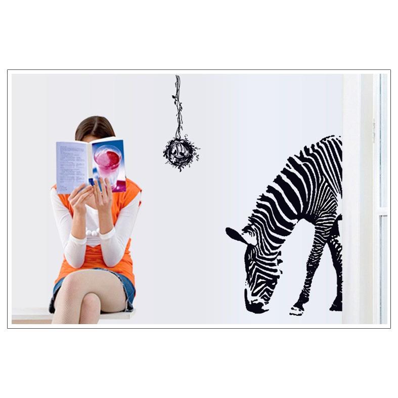 ウォールステッカー 壁紙シール ウォールシール はがせる シマウマ ゼブラ モノトーン調 おしゃれ 壁シール 壁面装飾 壁装飾 室内装飾 ルームデコレ Zak 439 おとりよせ Com 通販 Yahoo ショッピング