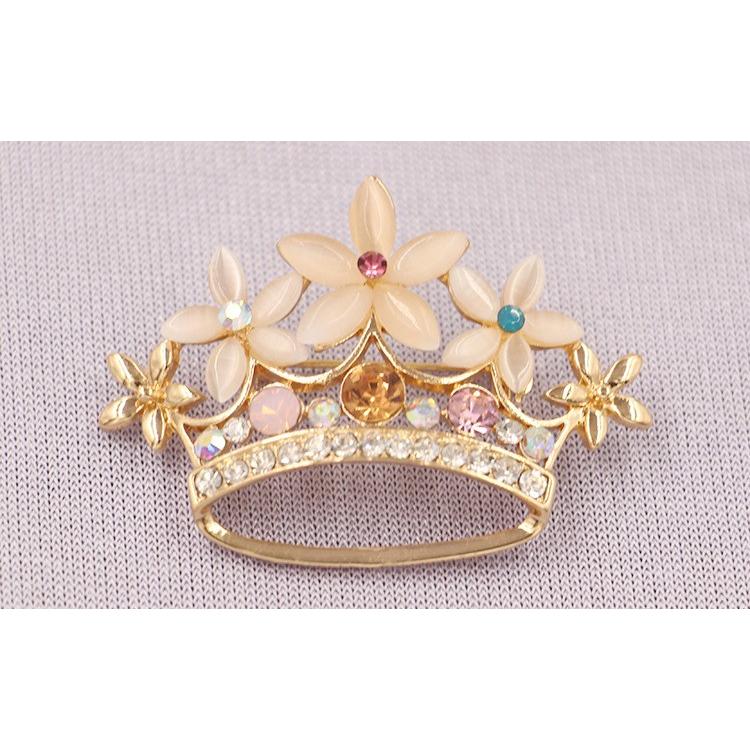 ブローチ ラインストーン ビジュー 王冠 クラウン レディース アクセサリー キラキラ ストーン おしゃれ きれいめ 上品 華やか エレガント 豪華 Zak 4 おとりよせ Com 通販 Yahoo ショッピング