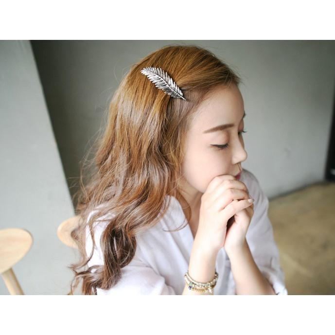 ヘアバレッタ 髪留め 髪飾り フェザーモチーフ 羽 アンティーク調 ヘアアクセサリー レディース ヘアアレンジ まとめ髪 おしゃれ 上品 きれいめ 可 Zak おとりよせ Com 通販 Yahoo ショッピング