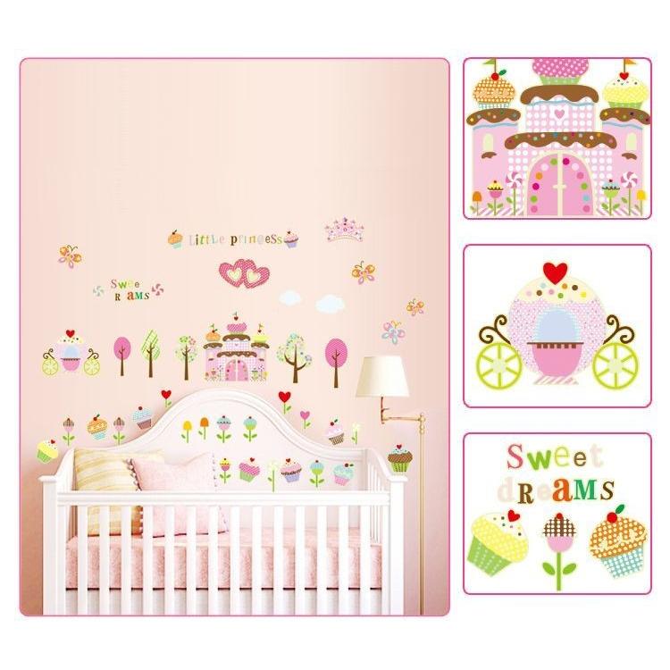 光るウォールステッカー 壁紙シール 夜光 蓄光 ウォールシール お城 ガーリー 夜光シール 夜光ステッカー 可愛い かわいい キュート おしゃれ きれ 即日発送