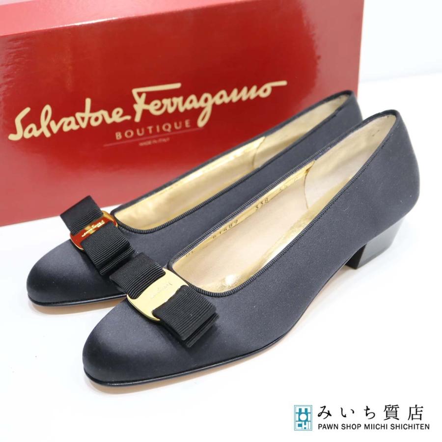 質屋 Salvatore Ferragamo サルヴァトーレフェラガモ ヴァラ リボン