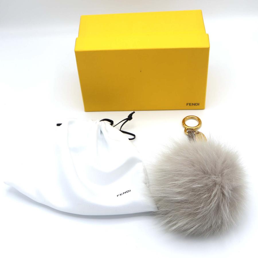 【未使用級】FENDI ポンポン　グレー ファー　キーホルダー　バッグチャーム 質屋 FENDI フェンディ チャーム ポンポンチャーム ファー グレー