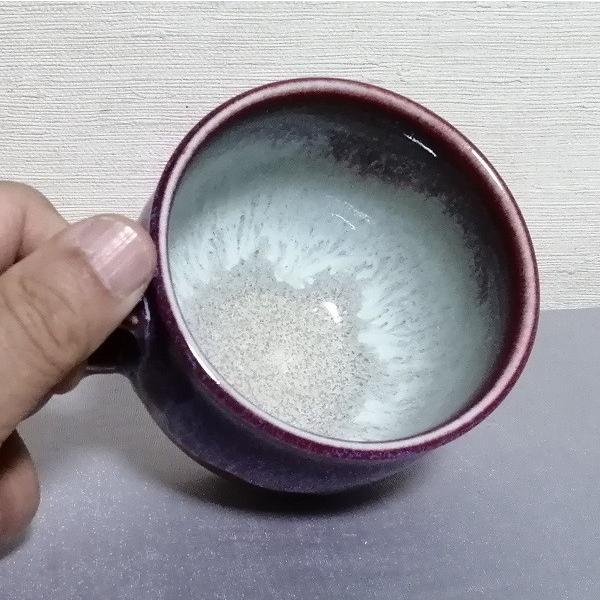 三池焼手作り陶器・流し模様を入れた赤い丸形マグカップ内白220cc(辰砂流し釉丸形マグカップ内白220cc) |  | 03