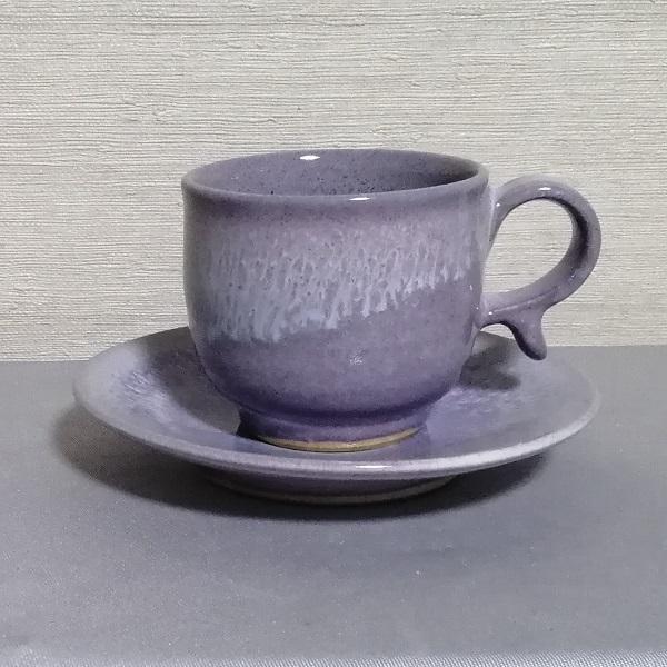 三池焼手作り陶器・ラベンダー色のコーヒーカップ＆ソーサー150ｃｃ色やや薄め（均窯釉コーヒーカップ＆ソーサー150ｃｃ） | 