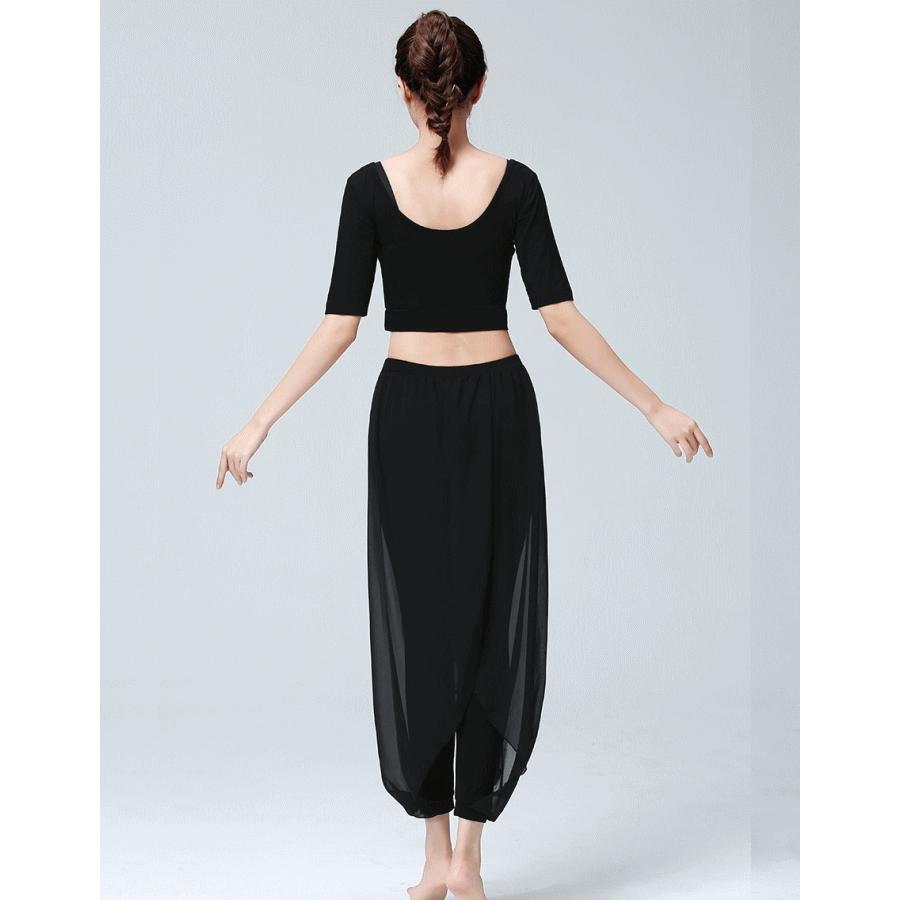 ALO Yoga レディース 五分パンツ / ブラック＆ホワイト M ALO Yoga レディース 五分パンツ / ブラック＆ホワイト M ALO Yoga