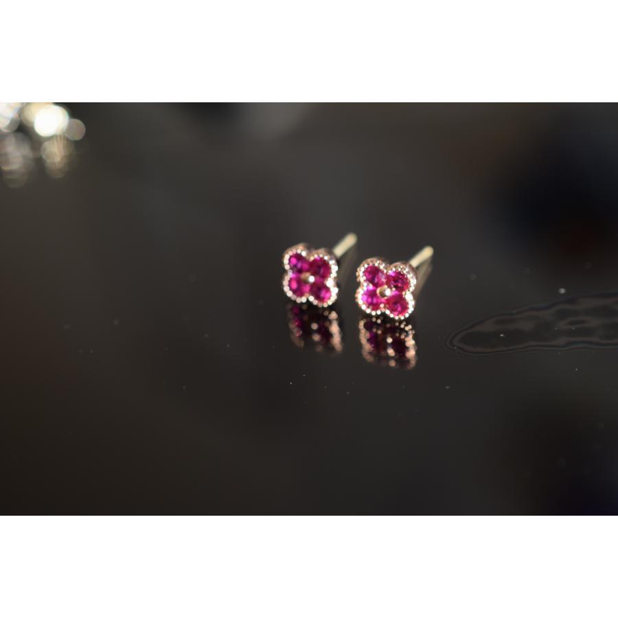 6035 上品 ルビー 花 ハットクローバー ピアス 金属アレルギー対応
