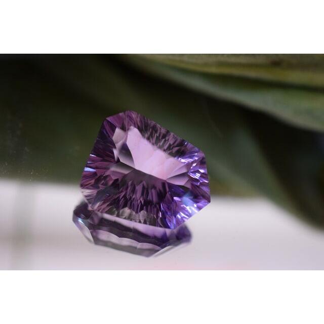 104 上品 一点物 天然超大粒アメジスト 多辺形 アメシスト 紫水晶 2月 