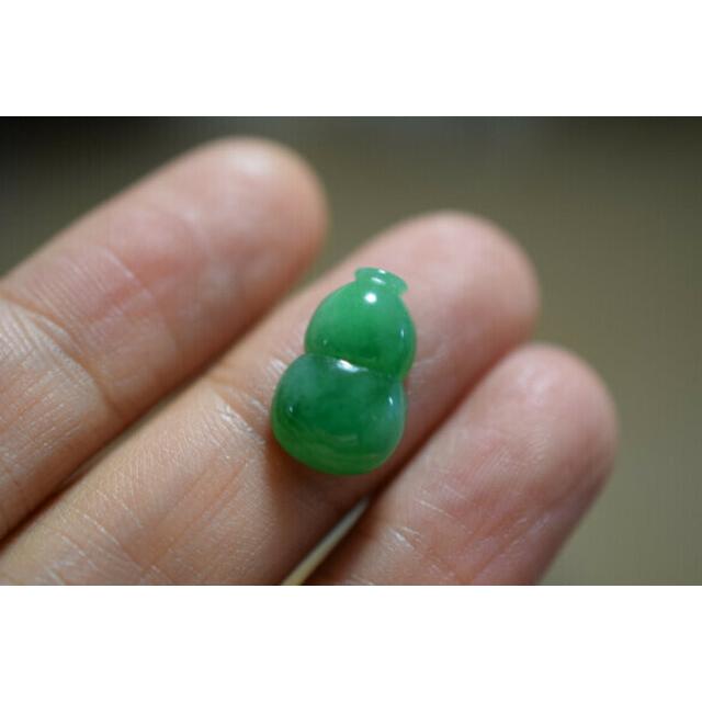 226-57 在庫処分 天然 A貨 緑系 翡翠 ひょうだん ルース 裸石 硬玉