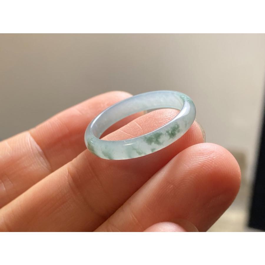 L9-03 美品 薄青い 18.5号 天然グアテマラ産 A貨 本翡翠 くりぬき