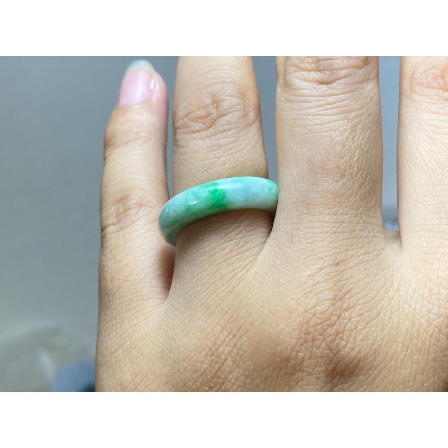 L9-142 美品 白底陽緑 13.5号 ミャンマー産天然 A貨 本翡翠 L9-142 美品 白底陽緑 13.5号 ミャンマー産天然 A貨 本翡翠
