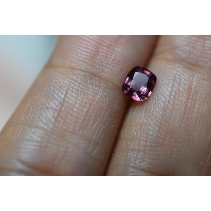 RS4-84 宝石質 高貴な洗練の高級感紺色 スピネル ミャンマー産 ルース