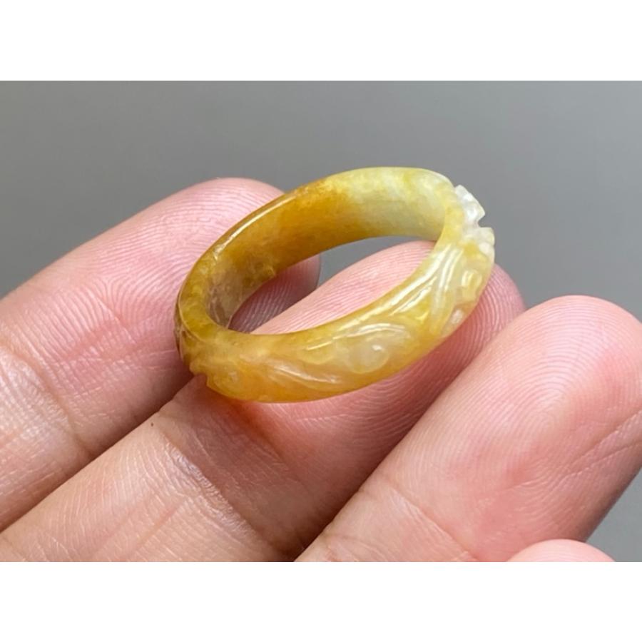 L11-209 氷種 彫花藤草 黄翡翠 16.5号 ミャンマー産 A貨 本翡翠 