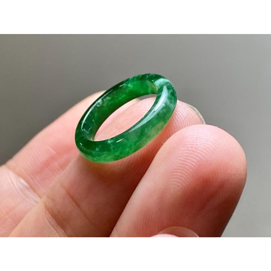 天然本翡翠 A貨 氷種 陽緑　半山半水　くり抜きリング　15.5号 L13-178 極品 ピンキーリング 高氷種 濃陽緑 1.5号 天然グアテマラ産 A