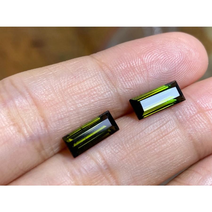 93-13 天然 グリーン トルマリン 長方形 ルース 裸石 電気石 : Mika 