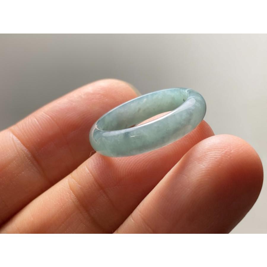 グアテマラ産 天然本翡翠 A貨 氷種 リボン彫り くり抜きリング 9号 