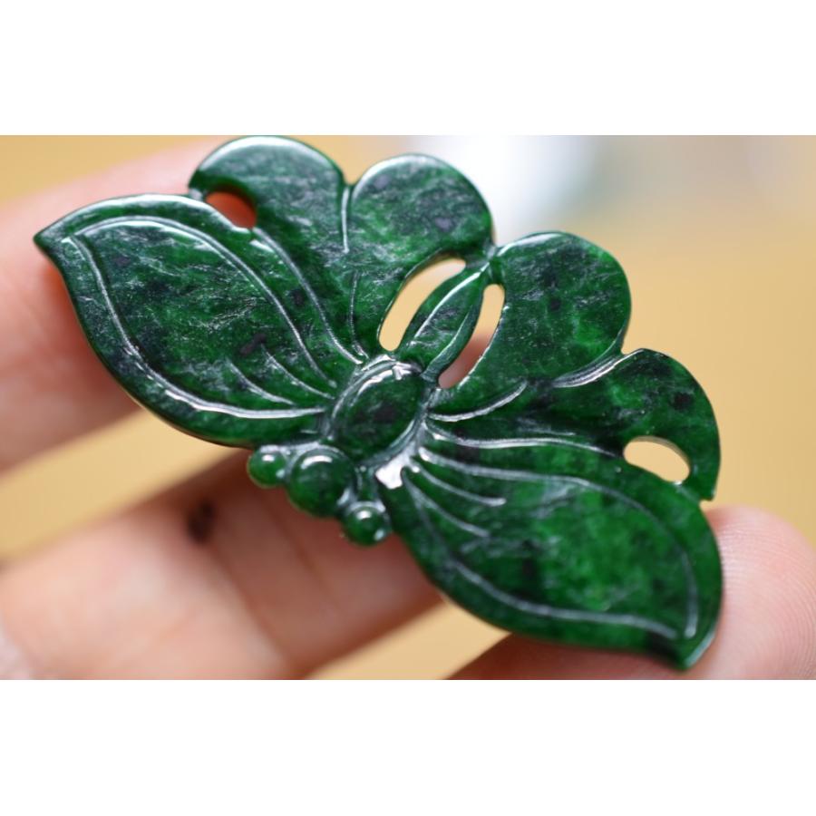 RS7-06 手彫り 蝶々 ミャンマー産 暗緑 本翡翠 ルース 裸石 硬玉  