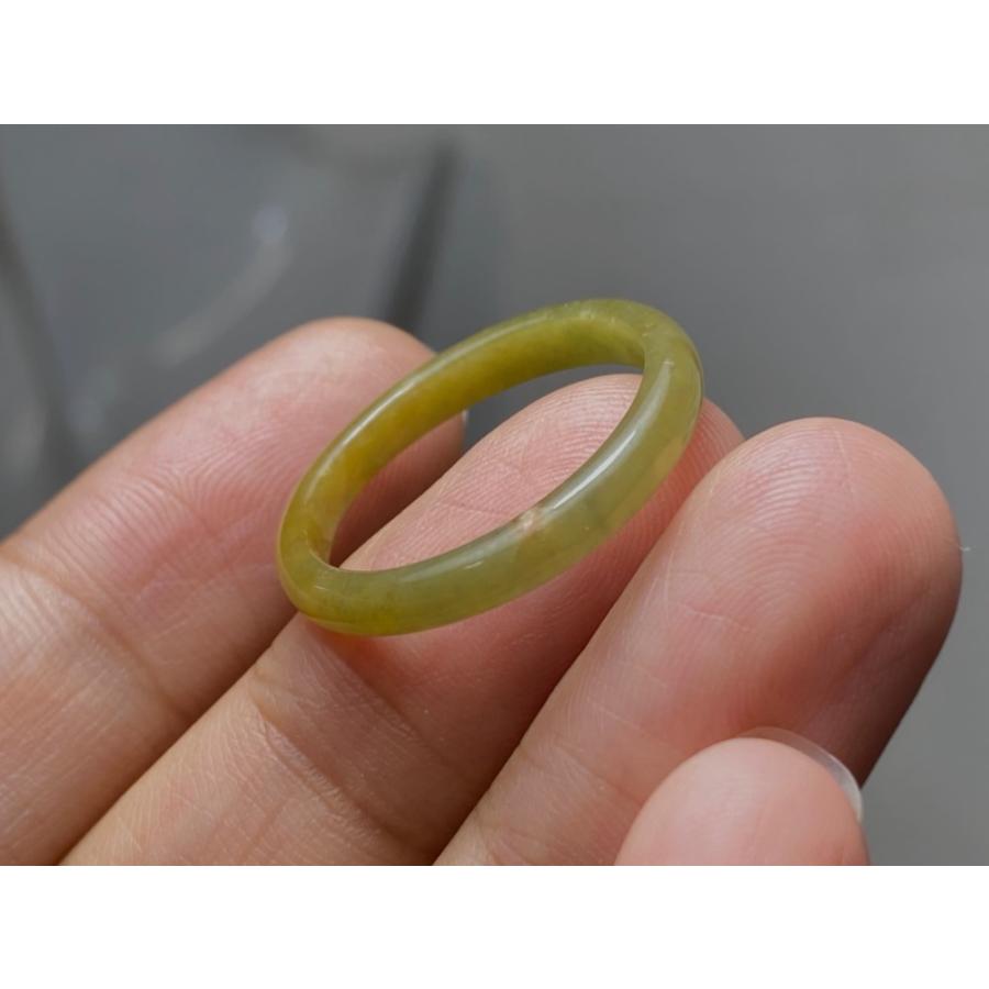 [R58-005］ 翡翠　くりぬき　リング　天然石　グアテマラ産　19.5号 L6-233 美品 黄翡翠 19.5号 天然グアテマラ産 A貨 本翡翠 くりぬき