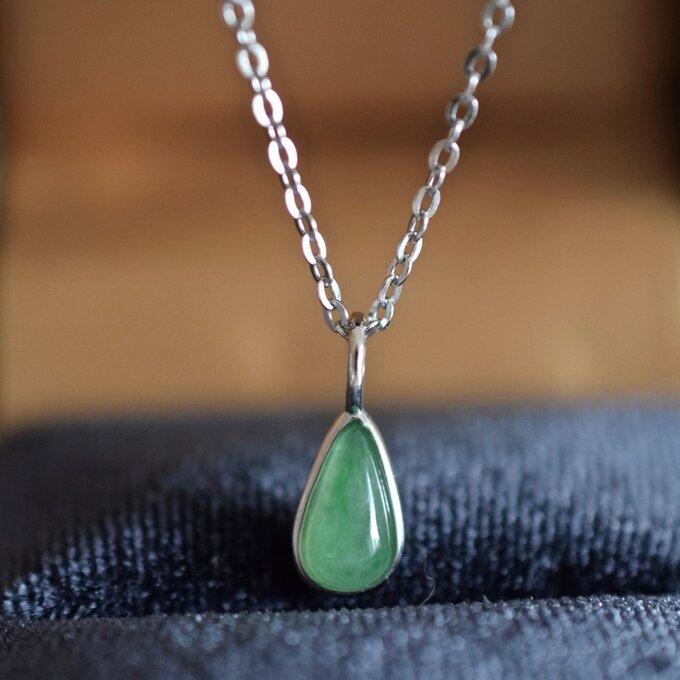 本翡翠、k18天然ダイヤモンド氷種墨翠ネックレス