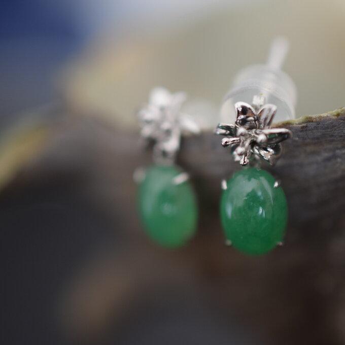 02 受注制作 k18ゴールド 天然 翡翠 ピアス ユリ シンプル プレゼント  