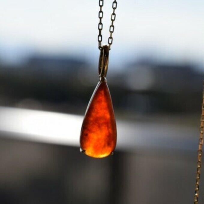 a10 k18金ゴールド 天然 雫 本翡翠 赤翡翠 ネックレス ペンダント