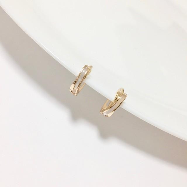 <美品> K18 ピアス　フープ　金アレ対応 18金 ピアス 金属アレルギー対応 k18ポスト 日本製 キャッチレス