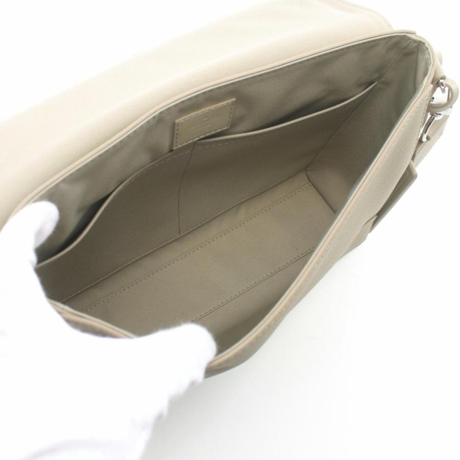 LOUIS VUITTON（ルイ・ヴィトン） テイクオフ メッセンジャー LV